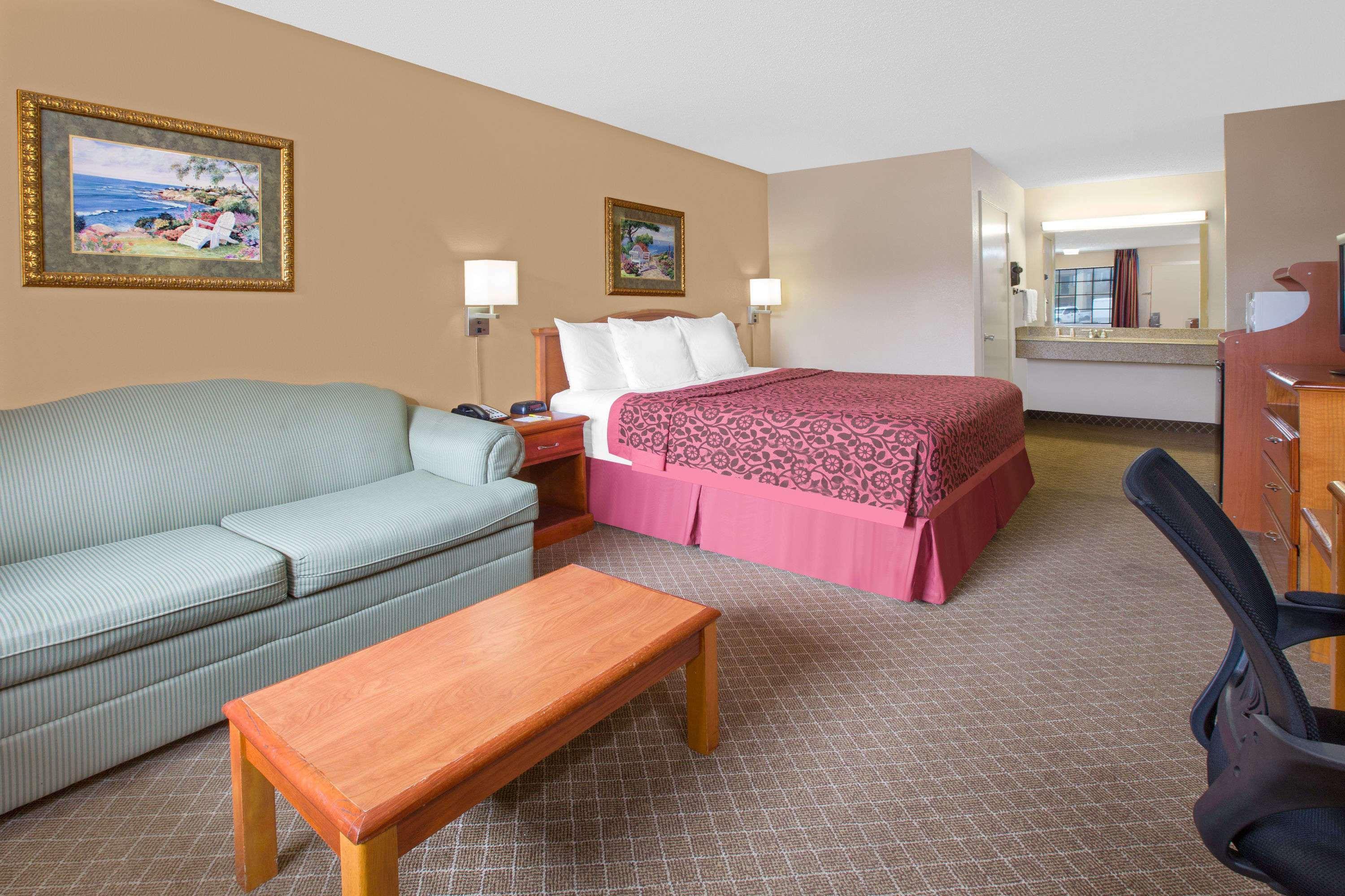 Days Inn By Wyndham Ruston La Dış mekan fotoğraf