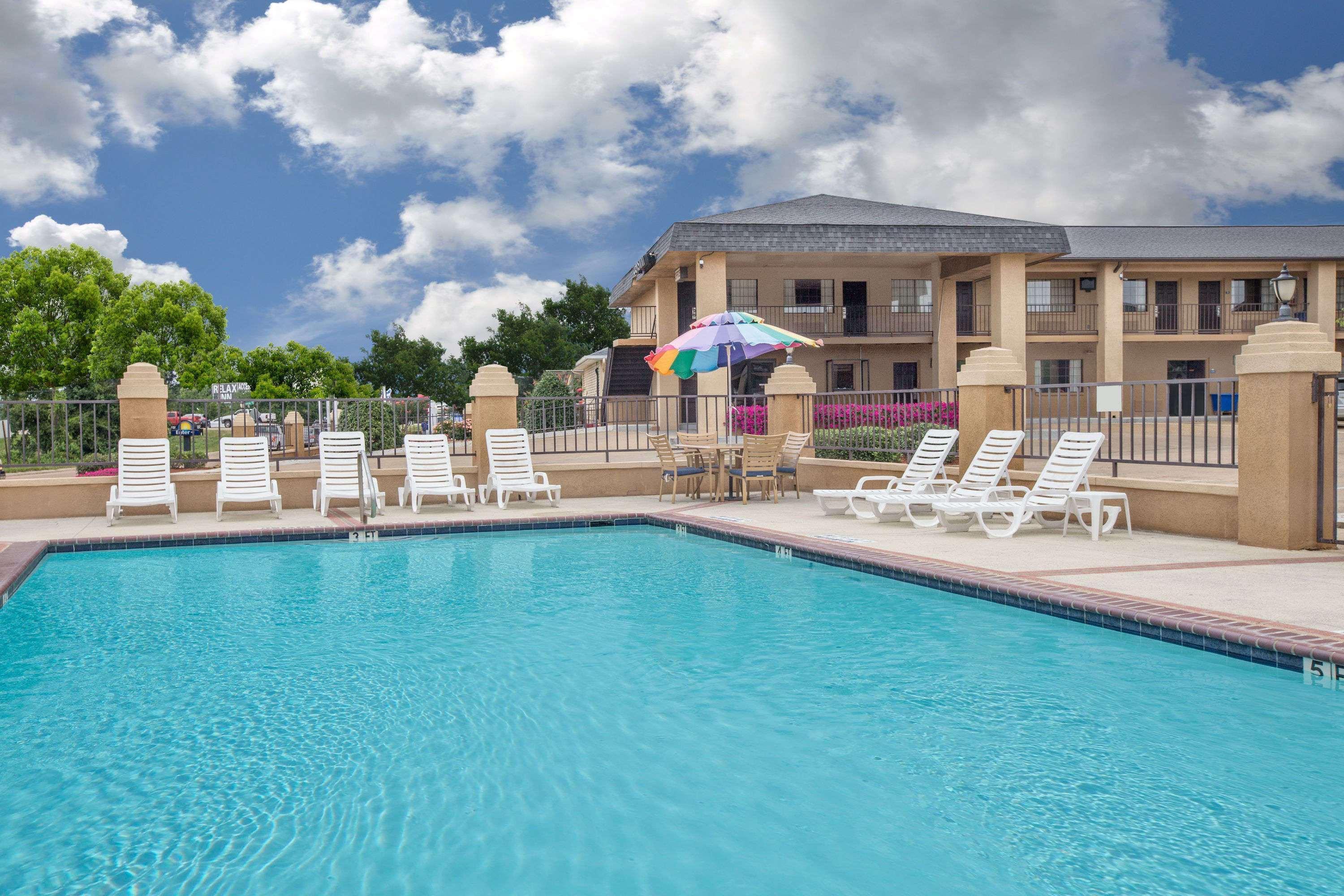 Days Inn By Wyndham Ruston La Dış mekan fotoğraf