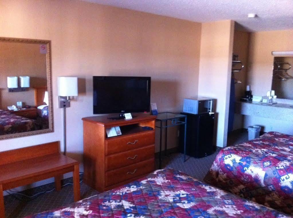 Days Inn By Wyndham Ruston La Dış mekan fotoğraf