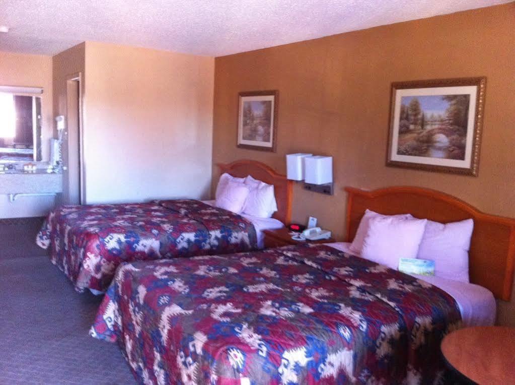 Days Inn By Wyndham Ruston La Dış mekan fotoğraf