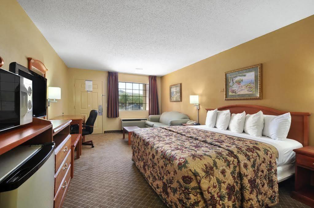Days Inn By Wyndham Ruston La Dış mekan fotoğraf